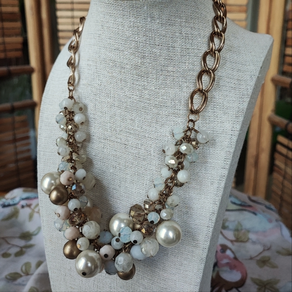 Faux Pearls Matte Brass Gold Chain Milky Glass Faceted Bead Bib Necklace EUC